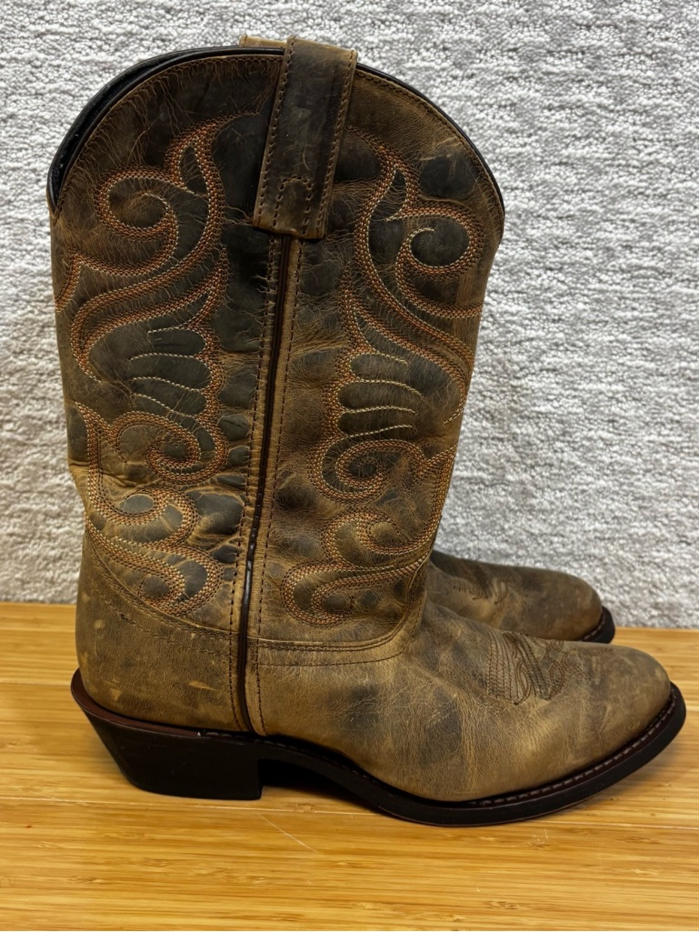 Laredo Bridget Boots Women’s Size 9.5 Brown Distressed Leather